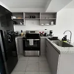 Modern & Central 2Br W Pool & Gym Prime Location