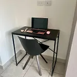 Modern & Central 2Br W Pool & Gym Prime Location