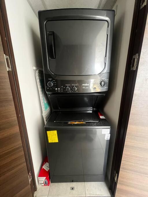 Modern & 2br W Pool & Gym Prime Location * San Salvador