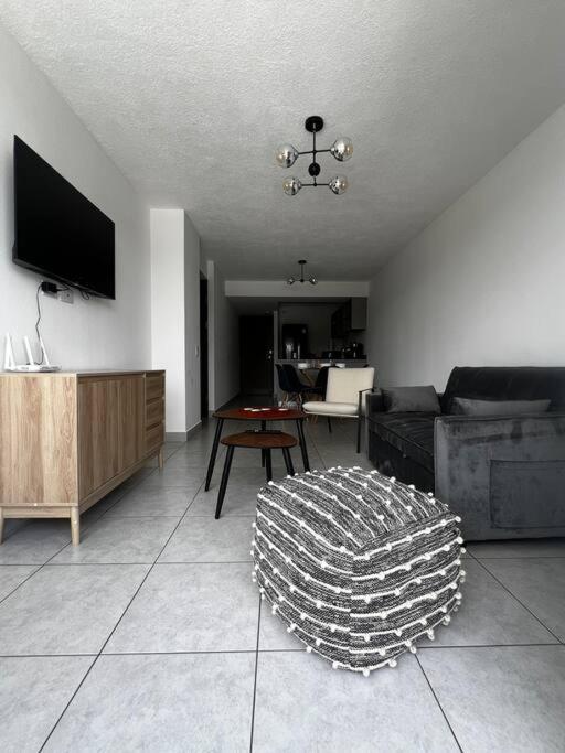 Modern & 2br W Pool & Gym Prime Location Apartamento *